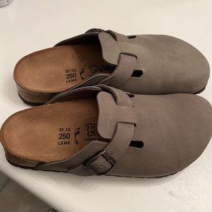 Birki’s by Birkenstock Boston Grey Stone size 39 Narrow Footbed NWOB